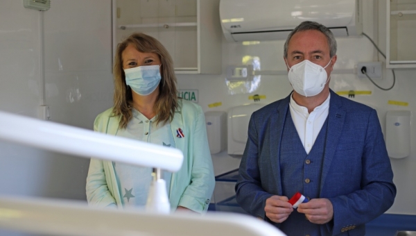 Universidad Mayor entrega Clínica Móvil Dental a Municipalidad de Pitrufquén